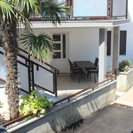 Apartment Center *
