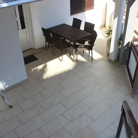 Center Apartment *