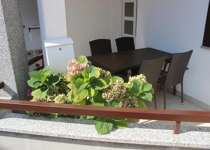 Center Apartment Njivice